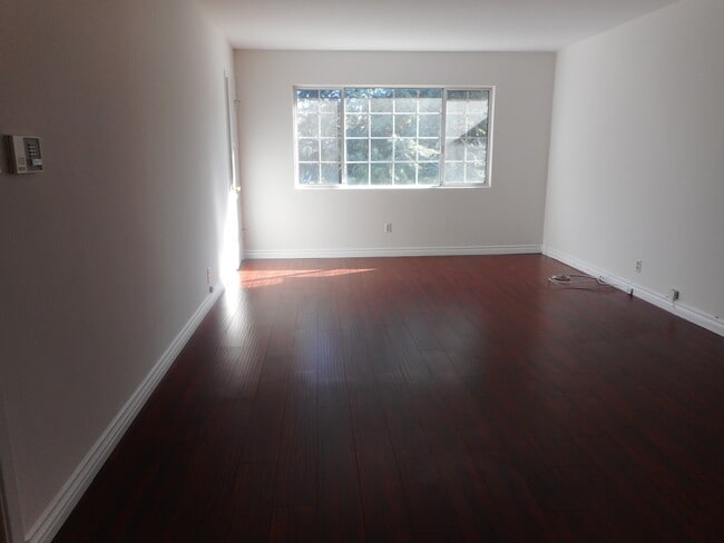 Foto del edificio - 4267 Van Nuys Blvd