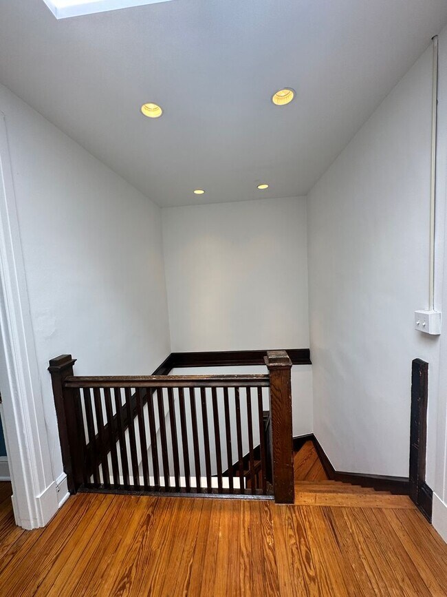 Foto del edificio - 809-809-809-802 King St