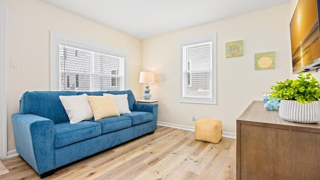 Building Photo - 124 W Heather Rd