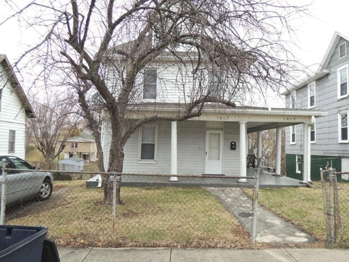 Foto principal - 1613 Loudon Ave NW