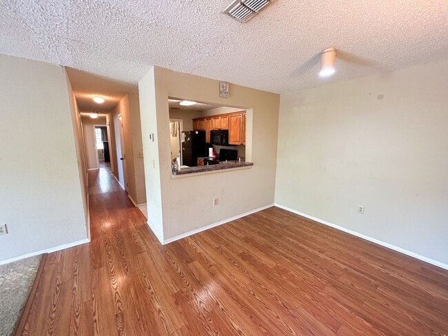 Building Photo - 3705 SW 27th St