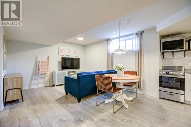 Building Photo - 29 Maidens Cres