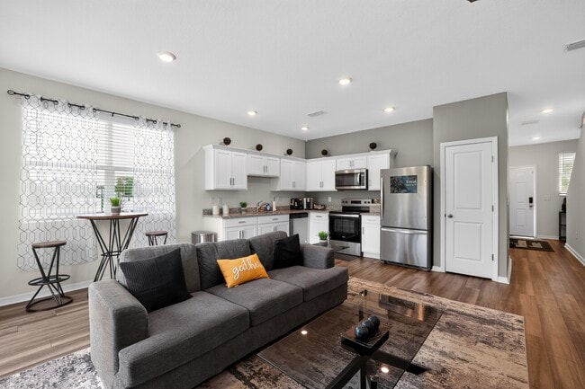 Building Photo - Beacon at Arbours Townhomes