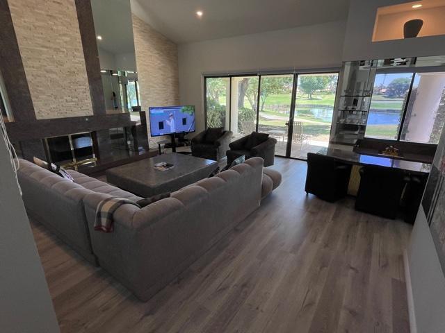 Foto del edificio - 54332 Inverness Way