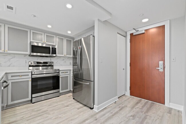Building Photo - 1150 K St NW