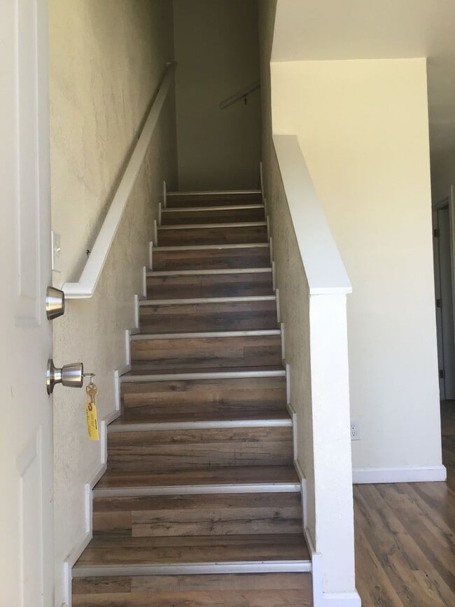 Foto del edificio - Townhouse Available