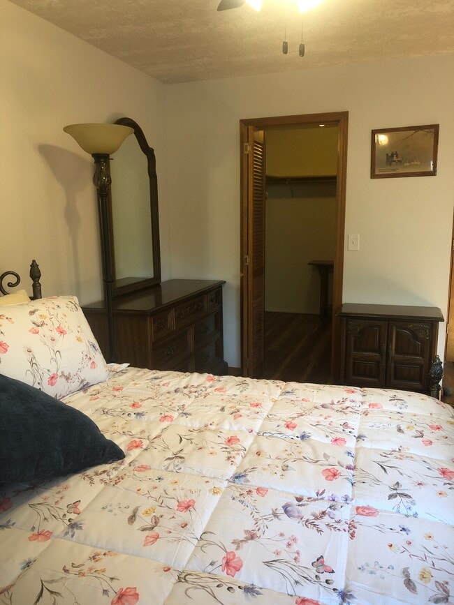 Building Photo - 952 NW 23rd Ave