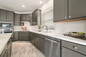 Building Photo - 3938 Avalon Ridge Dr