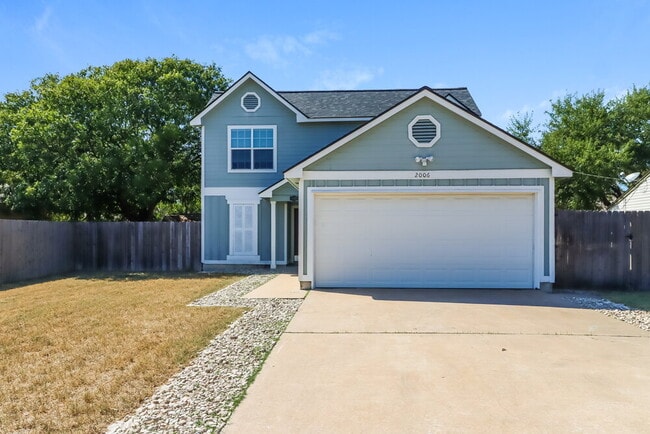 Building Photo - 2006 Andover Dr