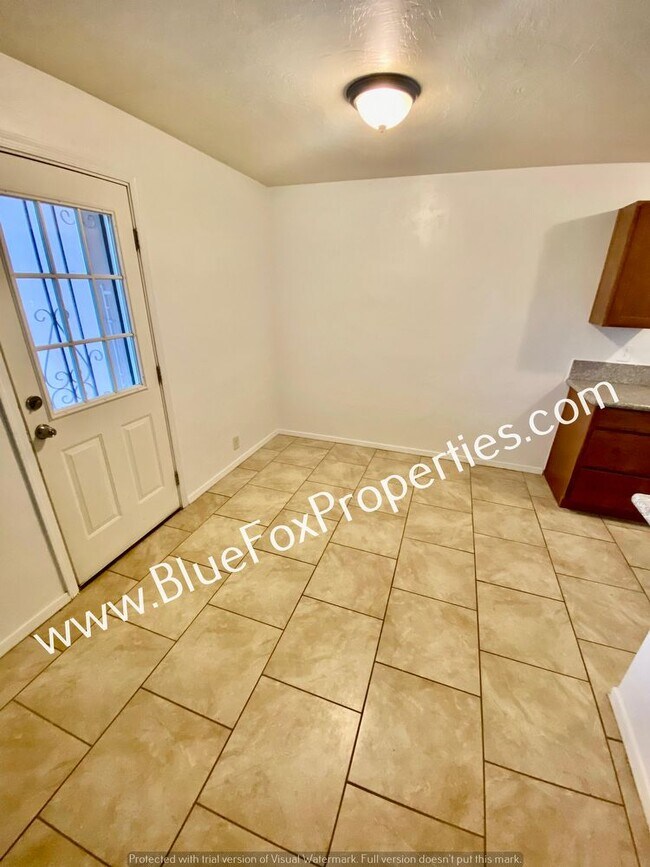 Foto del edificio - 3807 E Dover Stravenue