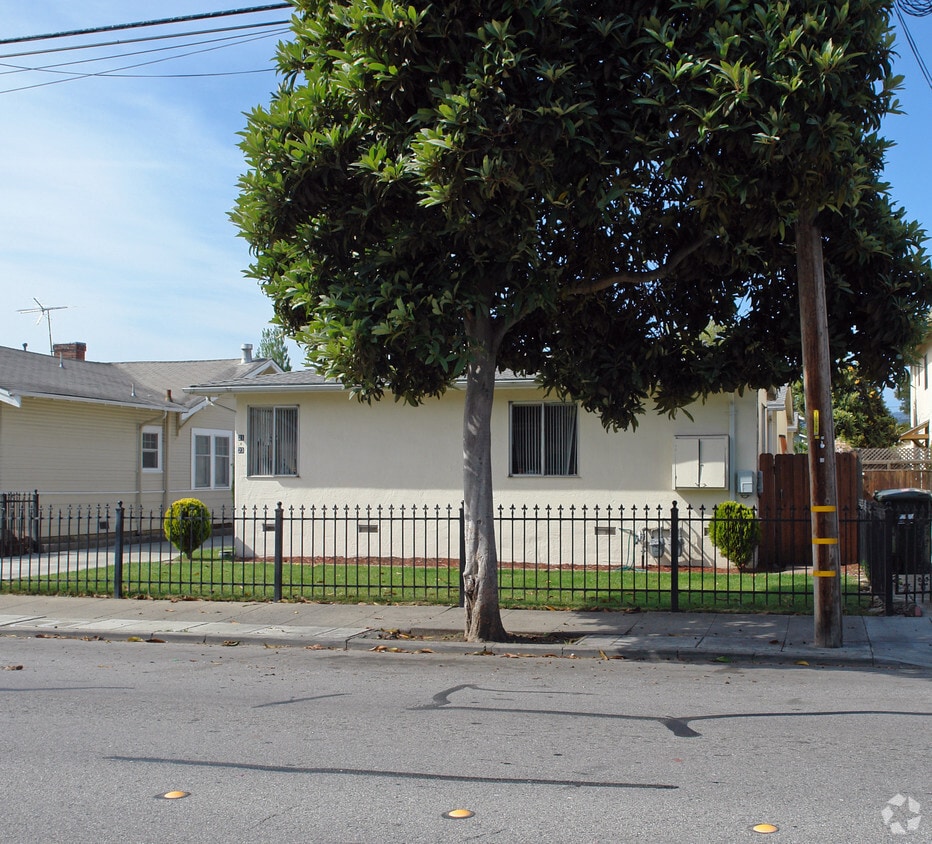 Building Photo - 21 N Humboldt St