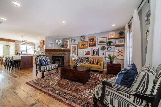 Photo du bâtiment - 12223-12217 17 Ave SW