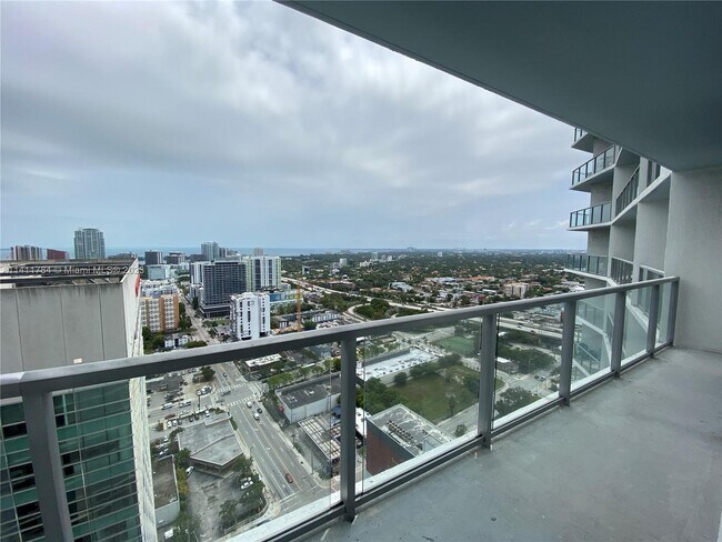 Foto del edificio - 185 SW 7th St