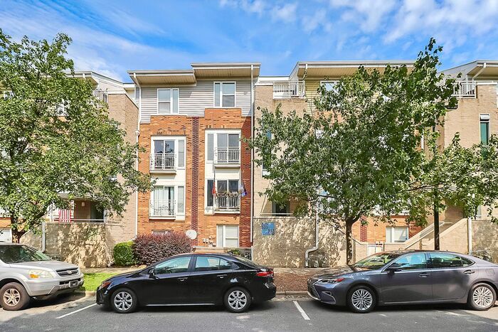 Primary Photo - Spacious 2BD/2.5BA Condo in NODA!