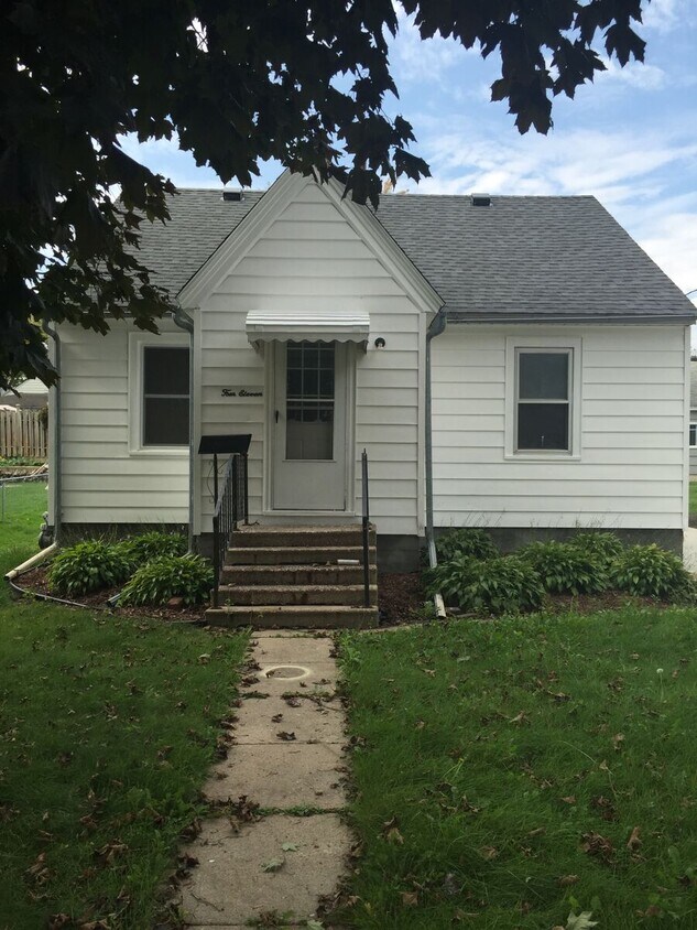 Primary Photo - 411 Maurice Ave