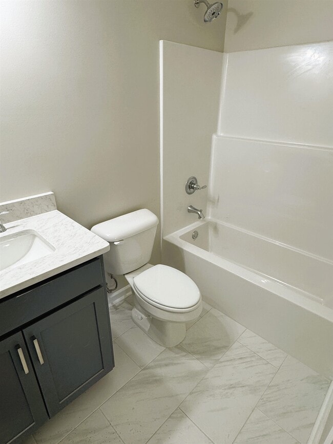 Building Photo - 547 Berclair Rd