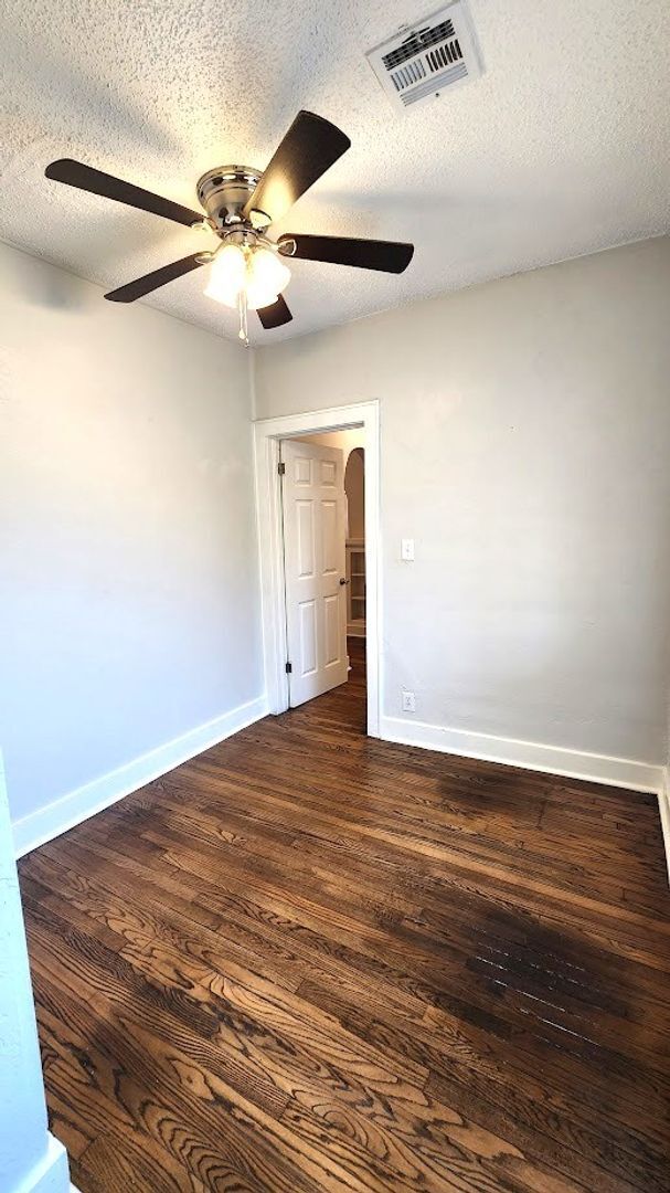 Building Photo - 2 Bed 1 Bath Duplex in the Aurora Addn NW OKC