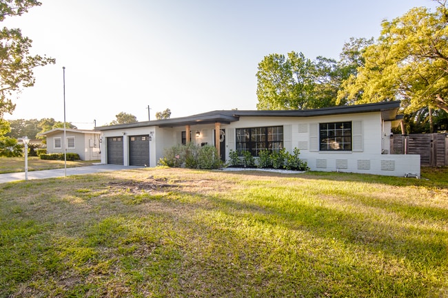 Foto del edificio - 3811 Hargill Dr