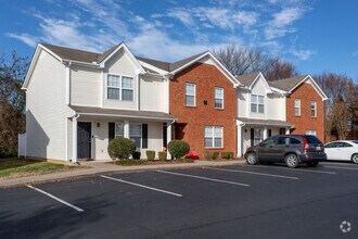 Building Photo - The Summit Townhomes