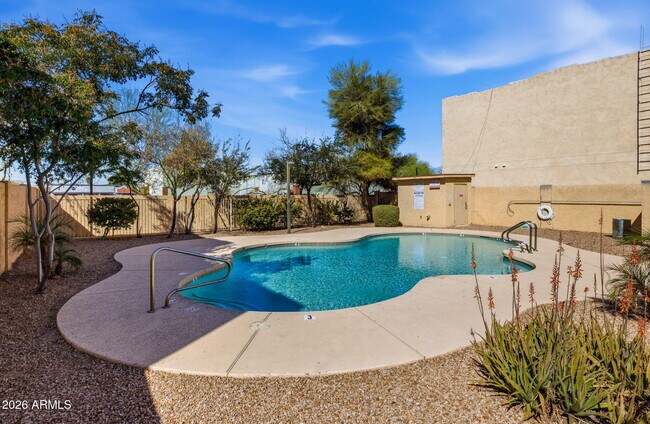 Building Photo - 15818 N 25th St