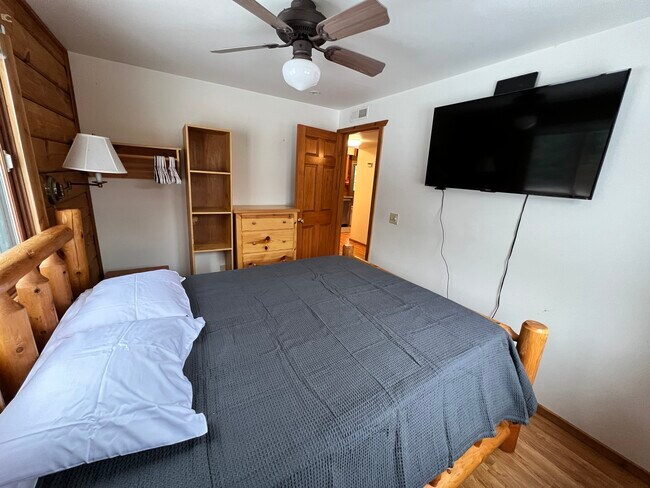 Building Photo - 207 Blossom Dr