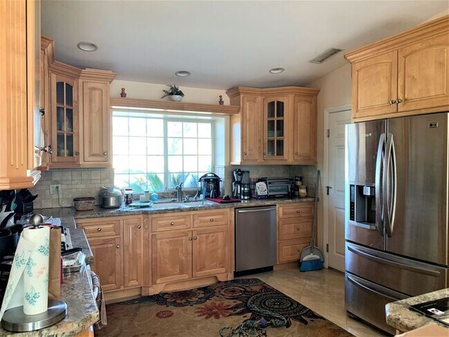 Foto del edificio - 3 Bedroom Home with Attached Granny Flat!