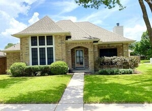Building Photo - 2723 Hot Springs Dr