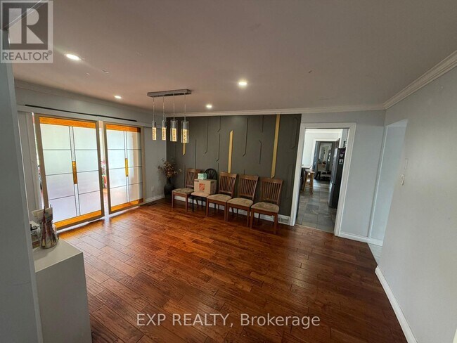 Building Photo - 1061 Plante Dr