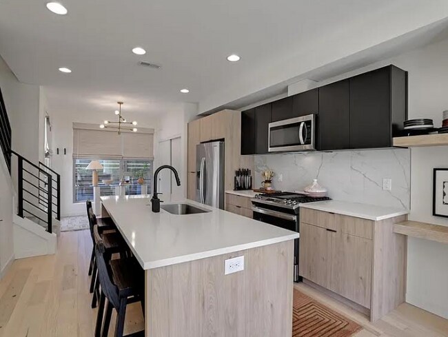 Foto del edificio - 3512 N Haight Ave