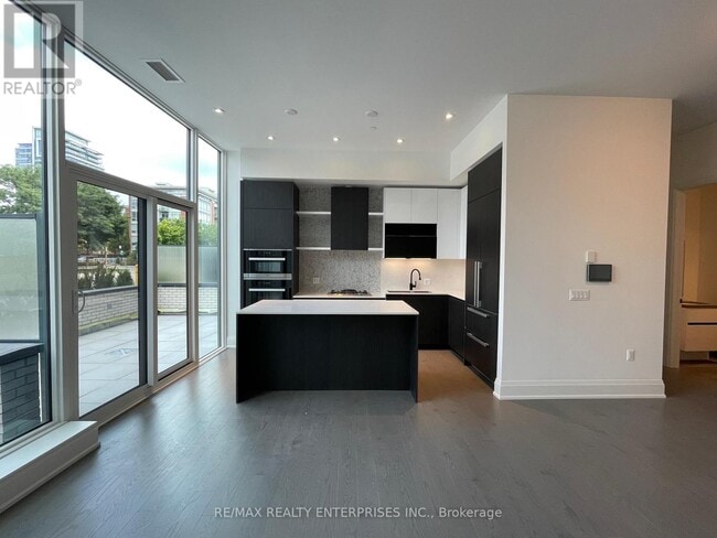 Building Photo - 55 Port St E