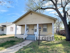 Building Photo - 1216 N Monroe St