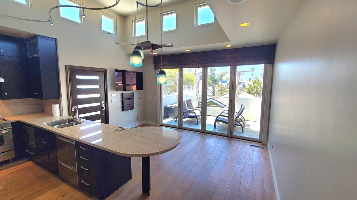 Foto principal - 4960 Saratoga Ave