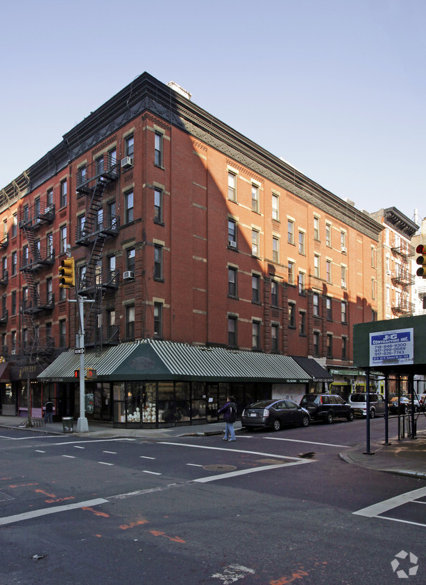 Building Photo - 171 Bleecker St