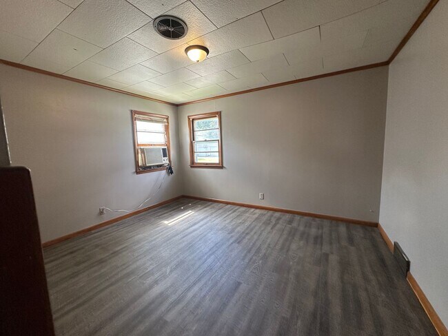 Foto del edificio - Cute 2 Bedroom Ranch w/ Laundry Hookups in...