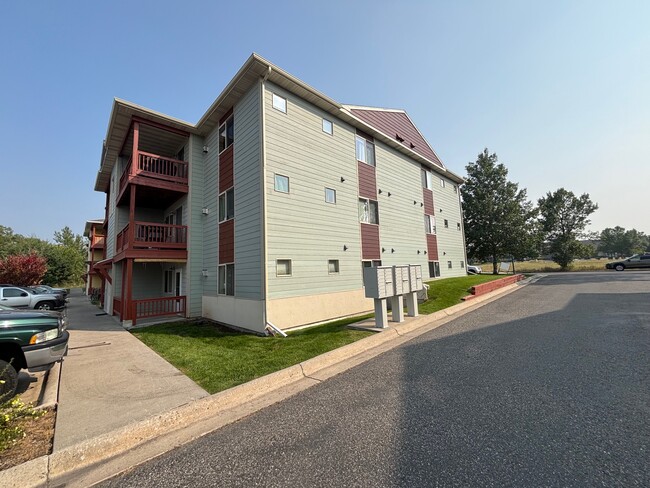 Building Photo - 3401 Fallon St