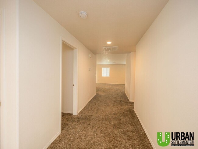 Foto del edificio - Beautiful Newer 3 Bedroom, 2 Bath Rancher ...