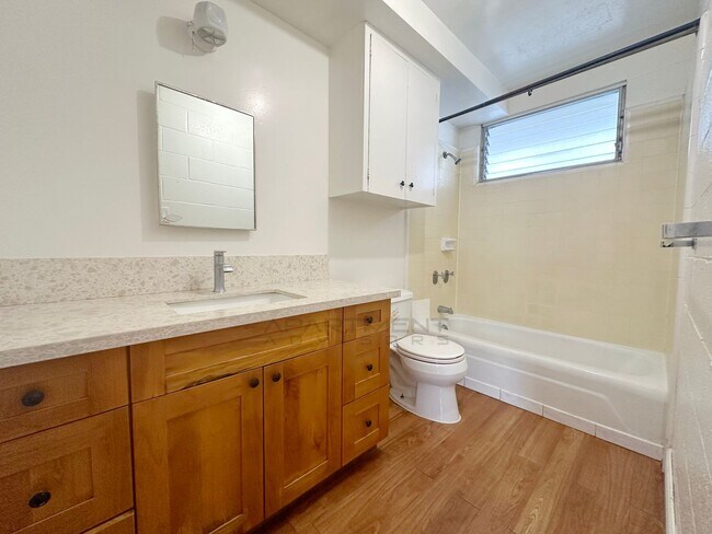 Building Photo - $500 1ST MONTH MOVE IN SPECIAL! RECENTLY U...