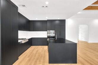 Building Photo - 15181 Frst Grv Dr