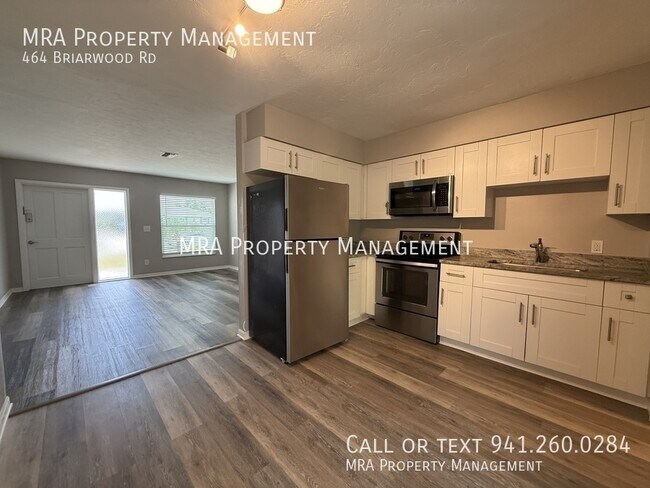 Foto del edificio - 464 Briarwood Rd