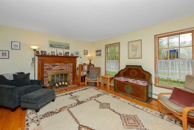 Foto del edificio - 4 Rustic Rd