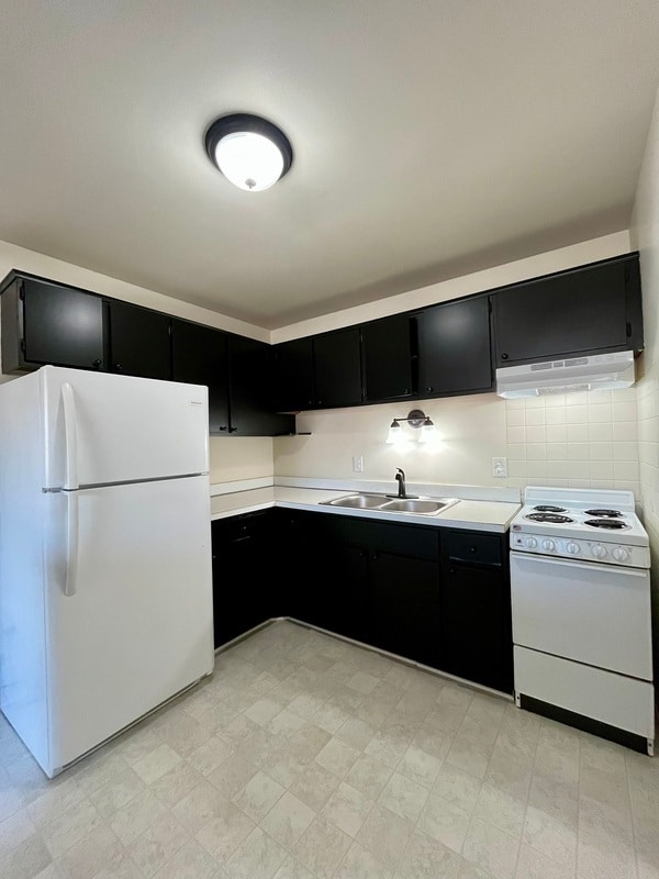 Building Photo - 560 Harrison Blvd