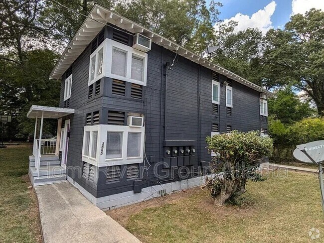 Building Photo - 3585 Lee St