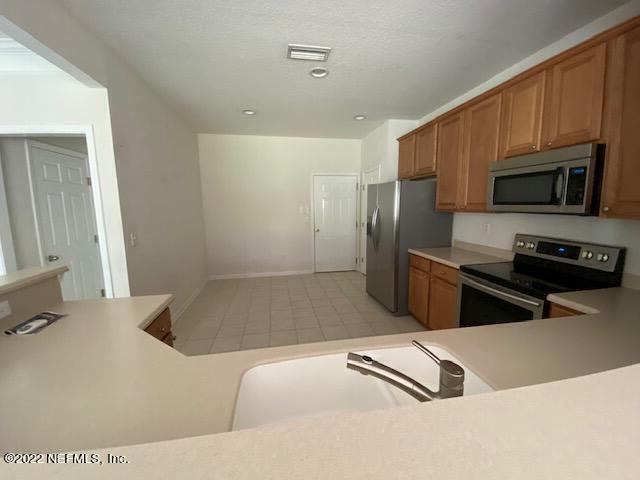 Building Photo - 11177 Castlemain Cir W