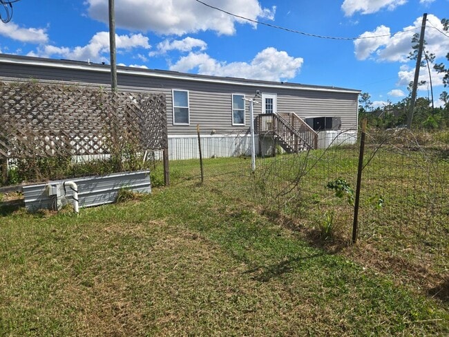 Building Photo - 385 Sunshine Rd