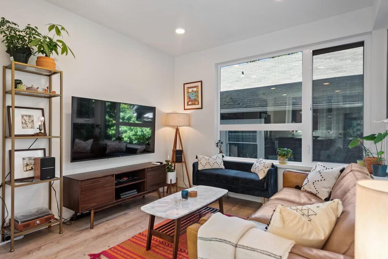 Foto principal - 509 10th Ave E