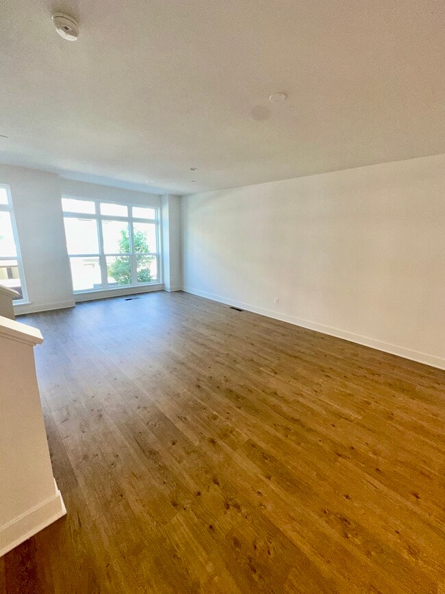 Building Photo - 5347 ZENITH OVERLOOK