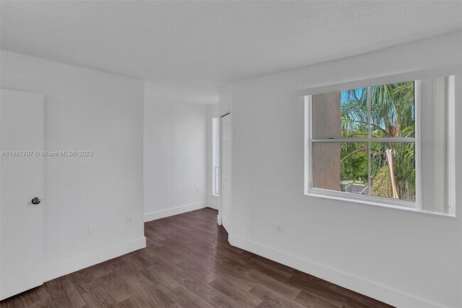 Foto del edificio - 675 NW 85th Ct