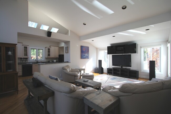 Great Room - 1148 Kettle Ct NW