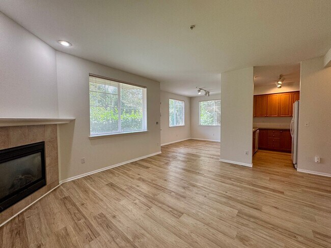Foto del edificio - Move In Ready 2 Bedroom Condo in Everett
