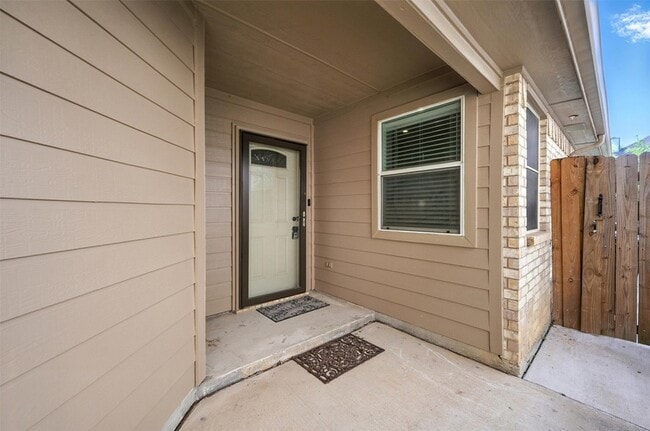 Photo - 11744 Ficus Dr House